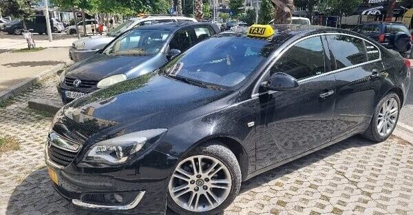 Taxi ne Dhermi