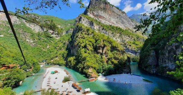 Boat tours Shala River