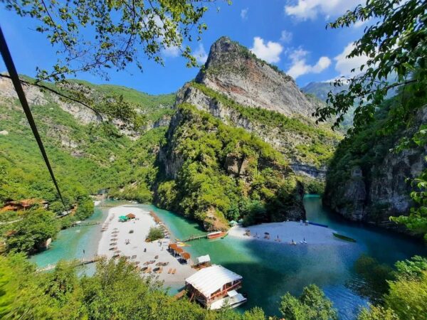 Boat tours Shala River